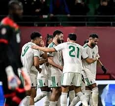 解析“垃圾牌”的诈唬价值：利用牌面上的惊悚张（Scare Cards）接管底池。（垃圾牌也能翻盘：用惊悚张主导底池的诈唬策略）